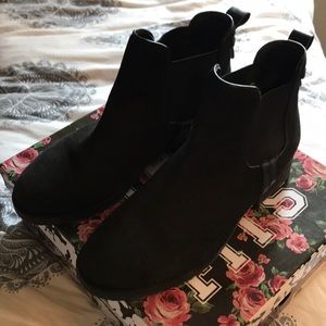 Steve Madden chelsea booties